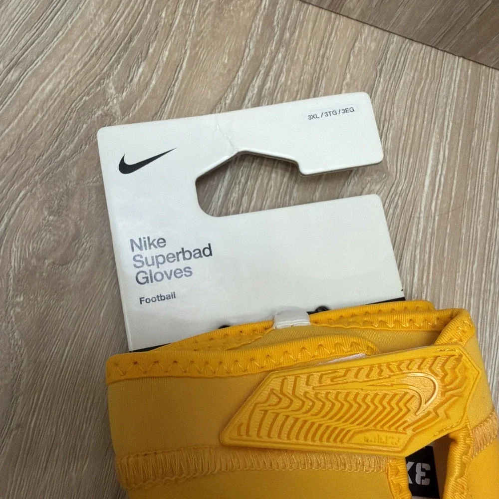 Nike Superbad 7.0 Football Gloves Magnigrip+ HF0311-702 Yellow Black Size 3XL